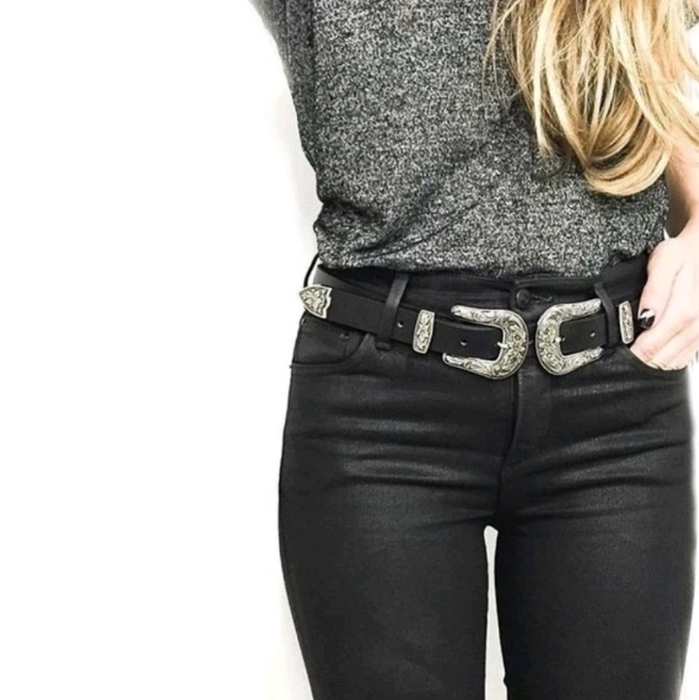 B-LOW THE BELT SILVER BRI BRI LEATHER BELT Retail $200 Med NWOT